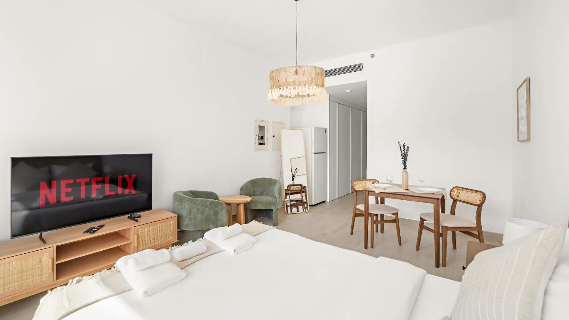 Vayk - Stylish & Cozy Studio In Jvc Dubai Apartment